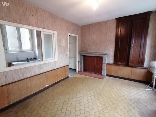 Maison de maitre avec 6 chambres dans le centre ville de Saint-James
Avec cabinet, beau potentiel