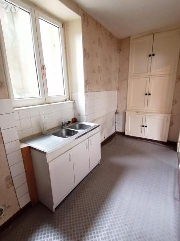 Maison de maitre avec 6 chambres dans le centre ville de Saint-James
Avec cabinet, beau potentiel