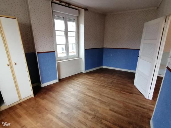 Maison de maitre avec 6 chambres dans le centre ville de Saint-James
Avec cabinet, beau potentiel