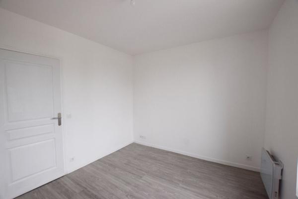 PROCHE GARE NANGIS, APPARTEMENT 2 PIECES AU 2EME ETAGE, SEJOUR AVEC COIN CUISINE AMENAGEE, CHAMBRE, SALLE D'EAU, PLACE DE PARKING