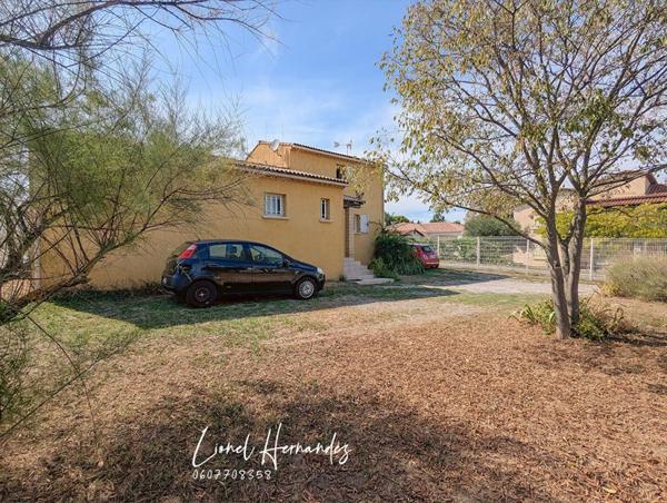 Villa 5 pièces de plain-pied - 132m² - Piscine - Garage - Panneaux solaires - Terrain de 1203m²