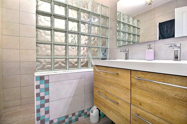 Maison Villenave d'Ornon - 5 pièce(s) avec piscine et double garage