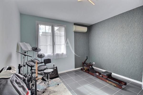 Maison Villenave d'Ornon - 5 pièce(s) avec piscine et double garage