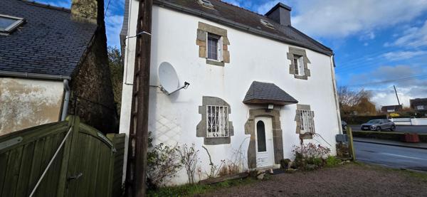 Jolie maison en pierre en plein cœur de Plestin