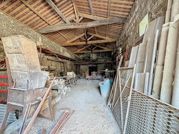 Grange de 120m² au cœur de Bouteville