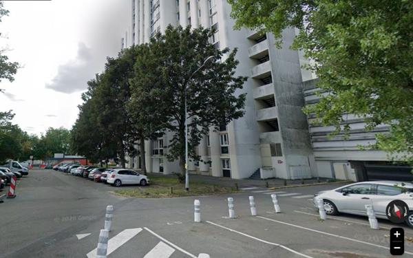 Stationnement à louer