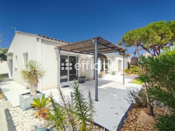 Maison
         5 pièces
        - 120 m² Bien prestige 570 000 € *
