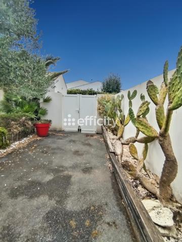 Maison
         5 pièces
        - 120 m² Bien prestige 570 000 € *