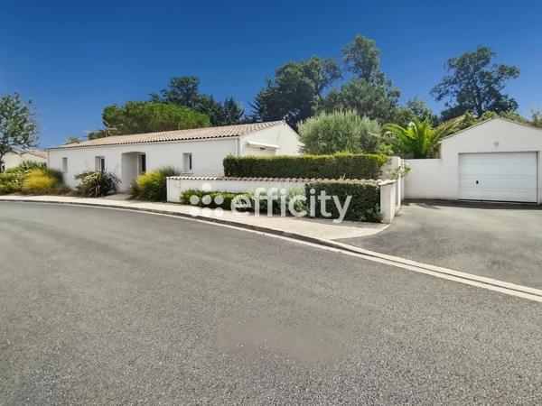 Maison
         5 pièces
        - 120 m² Bien prestige 570 000 € *