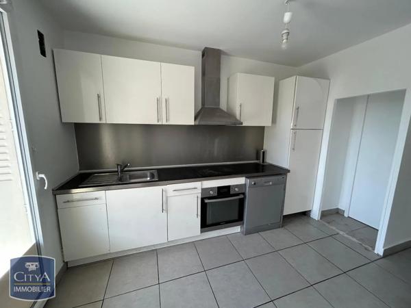 Appartement à louer 4 pièces 82.75m² Bron (69500)