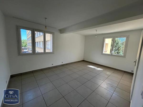 Appartement à louer 4 pièces 82.75m² Bron (69500)