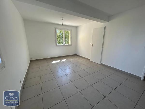 Appartement à louer 4 pièces 82.75m² Bron (69500)
