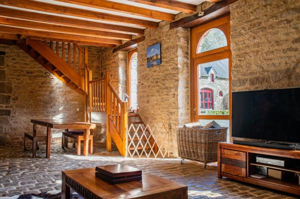 Dpt Morbihan (56), à vendre LE FAOUET Propriété du 19ème de 890 m² sur Domaine de 8 Hectares