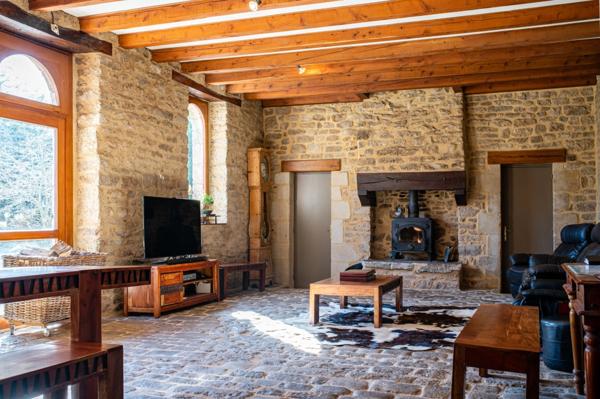 Dpt Morbihan (56), à vendre LE FAOUET Propriété du 19ème de 890 m² sur Domaine de 8 Hectares