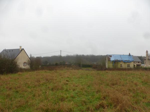 SUPERBE TERRAIN A BATIR VIABILISE DE 6200 M² DONT UN TIERS EST CONSTRUCTIBLE POUR PLUSIEURS MAISONS Troissereux (60112)
