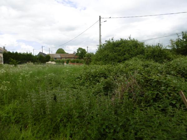 SUPERBE TERRAIN A BATIR VIABILISE DE 6200 M² DONT UN TIERS EST CONSTRUCTIBLE POUR PLUSIEURS MAISONS Troissereux (60112)