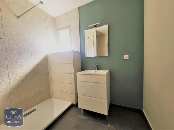 Appartement à louer 4 pièces 96m²
