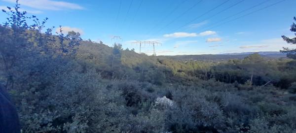 Flassans-sur-Issole (83340) Terrain de loisirs, 11370m², accès par piste