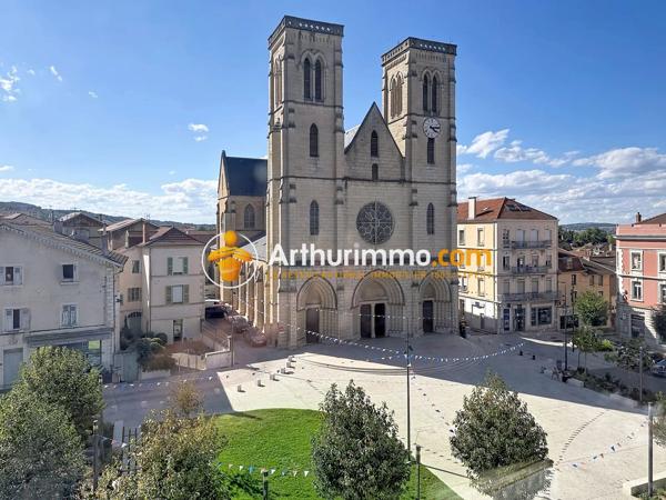 Vente                                                      Appartement
                        
                     2 pièces                      27 m2                     à Bourgoin-Jallieu