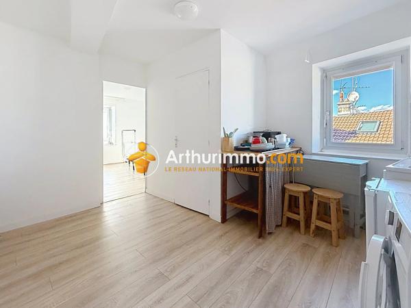 Vente                                                      Appartement
                        
                     2 pièces                      27 m2                     à Bourgoin-Jallieu