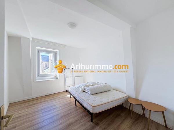 Vente                                                      Appartement
                        
                     2 pièces                      27 m2                     à Bourgoin-Jallieu