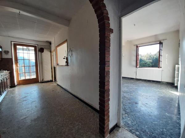 Maison Type T3 de 79m² environ sur  environ 200m² de jardin à restaurer