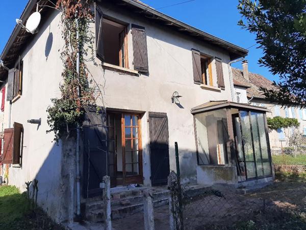 Maison Type T3 de 79m² environ sur  environ 200m² de jardin à restaurer