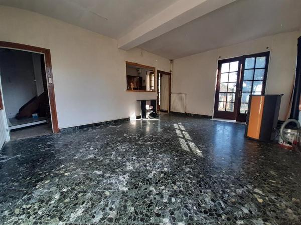 Maison Type T3 de 79m² environ sur  environ 200m² de jardin à restaurer