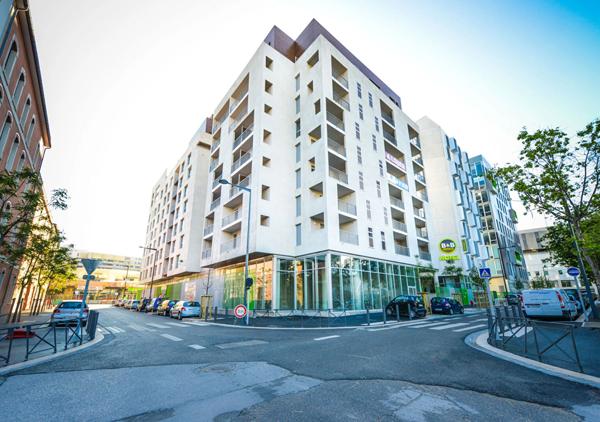 A VENDRE POUR INVEST LMNP SENIOR: Appartement 2 pièce(s) de 36.25 m2 + 10m2 de terrasse et 1 parking situé à Marseille (13003)