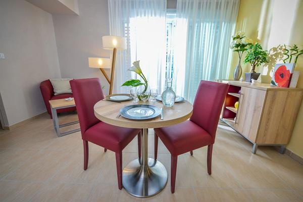 A VENDRE POUR INVEST LMNP SENIOR: Appartement 2 pièce(s) de 36.25 m2 + 10m2 de terrasse et 1 parking situé à Marseille (13003)