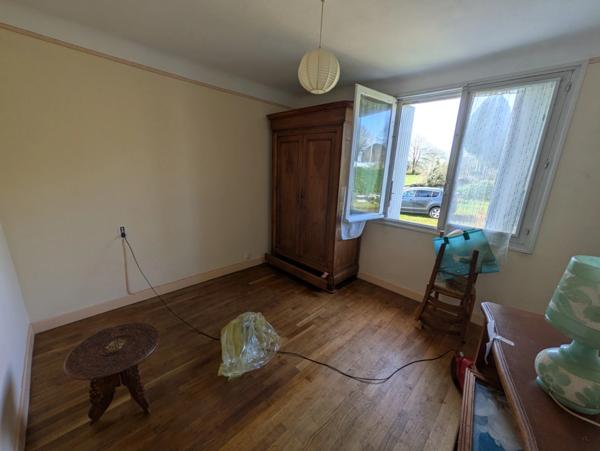 SAINT CARADEC TREGOMEL MAISON DE CARACTÈRE EN REZ DE CHAUSSEE SURELEVE 5 PIÈCES DE 105M² ENVIRON PARCELLE DE 1575M²