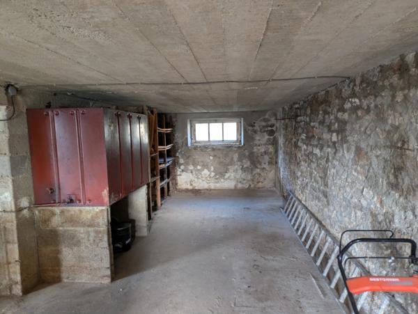 SAINT CARADEC TREGOMEL MAISON DE CARACTÈRE EN REZ DE CHAUSSEE SURELEVE 5 PIÈCES DE 105M² ENVIRON PARCELLE DE 1575M²