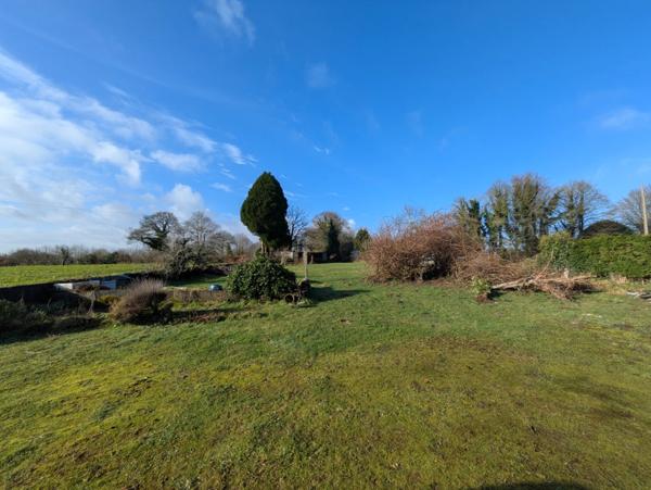 SAINT CARADEC TREGOMEL MAISON DE CARACTÈRE EN REZ DE CHAUSSEE SURELEVE 5 PIÈCES DE 105M² ENVIRON PARCELLE DE 1575M²