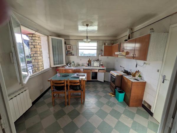 SAINT CARADEC TREGOMEL MAISON DE CARACTÈRE EN REZ DE CHAUSSEE SURELEVE 5 PIÈCES DE 105M² ENVIRON PARCELLE DE 1575M²