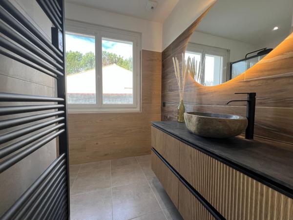 Maison entièrement rénovée - vie de plain pied