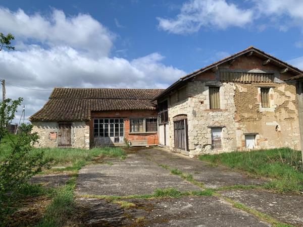 Atelier, garage, jardin et bâtiment à usage d'habitation à restaurer entièrement