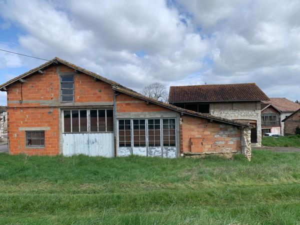 Atelier, garage, jardin et bâtiment à usage d'habitation à restaurer entièrement