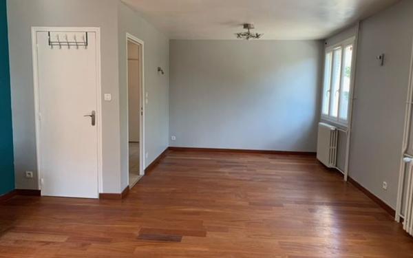 Appartement à louer    3 pièces • 78 m2 Le Creusot