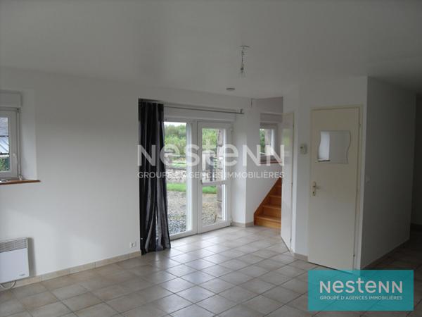 Immeuble de rapport, 5 logements loués, à 1,5 km du bourg de QUINTIN