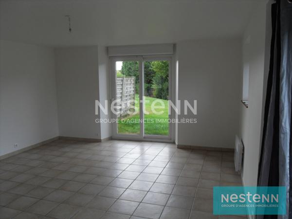 Immeuble de rapport, 5 logements loués, à 1,5 km du bourg de QUINTIN