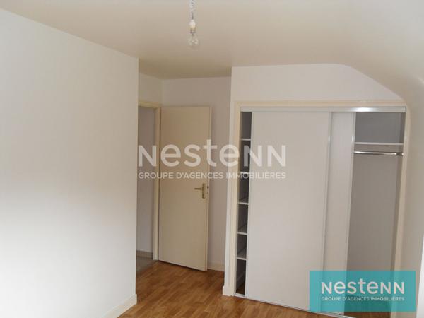 Immeuble de rapport, 5 logements loués, à 1,5 km du bourg de QUINTIN