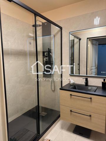 Appartement T2 entièrement rénové dans résidence sécurisée.