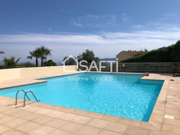 Appartement T2 entièrement rénové dans résidence sécurisée.