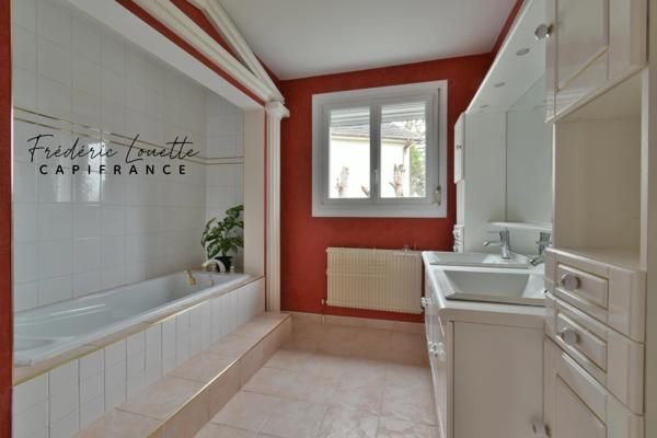 Maison 217 m² à vendre 8 pièces AY (51) avec terrain, garage, sous sol et un hangar de 130 m²