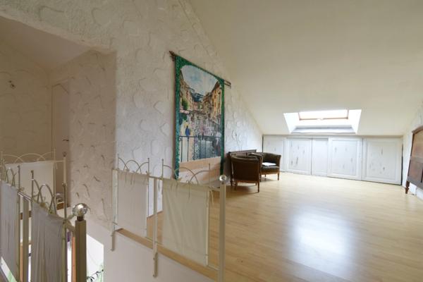 Maison 217 m² à vendre 8 pièces AY (51) avec terrain, garage, sous sol et un hangar de 130 m²