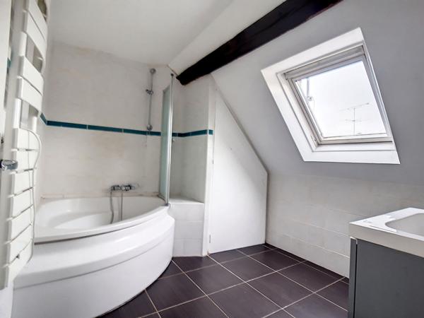 Appartement 3 pieces + mezzanine a vendre a Etampes saint martin proche gare.