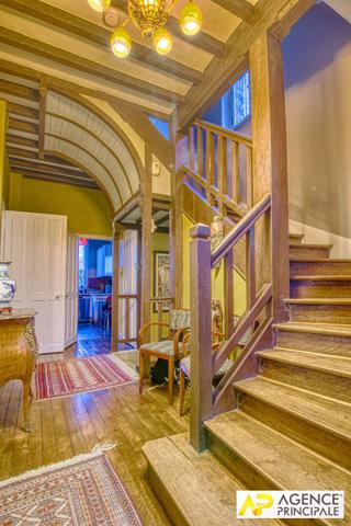 Versailles Rive-Droite Maison 8 pièces 290 m² au sol sur parcelle de 500 m² avec grand garage. 2 390 000 € **  - Référence  28348