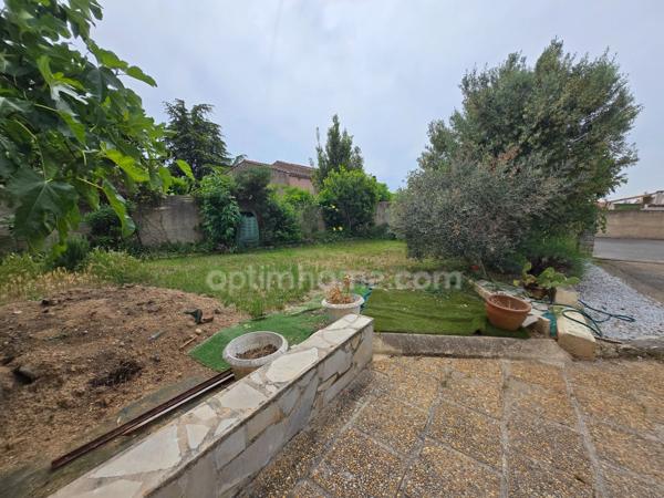 Maison traditionnelle non mitoyenne en impasse – 178,33 m² avec garages et fort potentiel à Istres