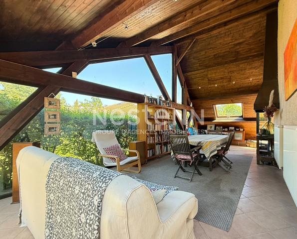 Ecully Maison de charme de 150m2 avec 4 chambres dont 1 en sous sol,  jardin et piscine