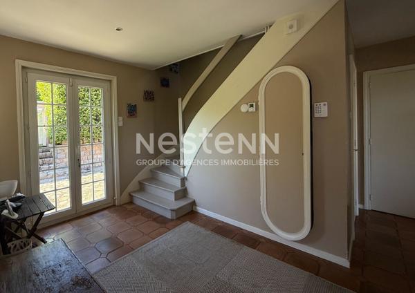 Ecully Maison de charme de 150m2 avec 4 chambres dont 1 en sous sol,  jardin et piscine